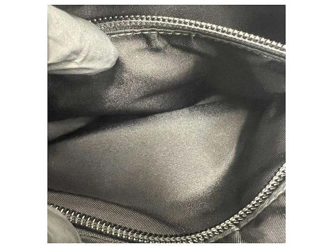 Bolsa de ombro Prada em nylon preto e couro - vista 10