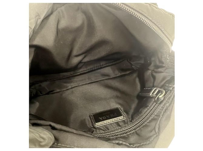 Bolsa de ombro Prada em nylon preto e couro - vista 9
