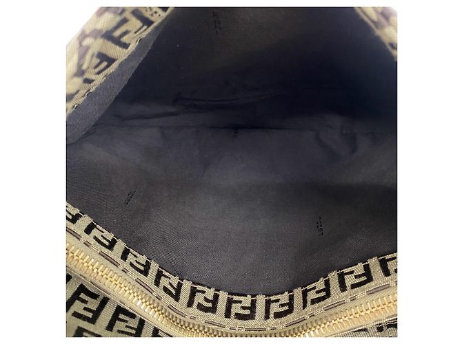 Fendi Vintage Schultertasche mit Zucchino FF-Muster - Ansicht 10