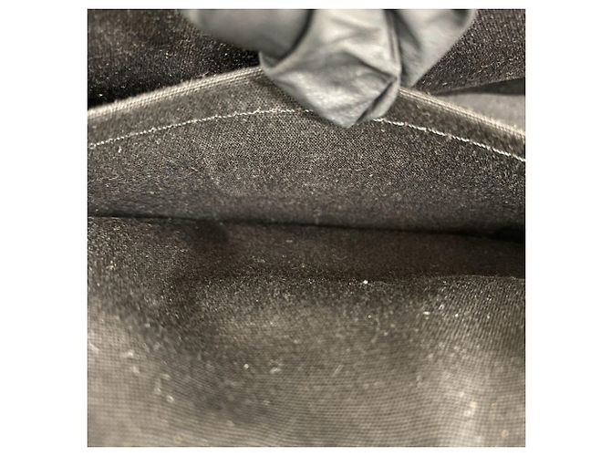 Louis Vuitton Seguillore Handtasche aus Epi-Leder - Ansicht 10