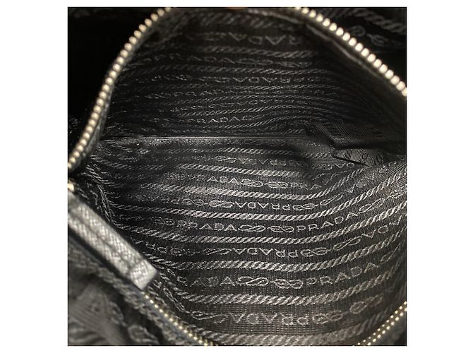 Saffiano Sac à épaule Prada avec logo triangle en métal - vue 10