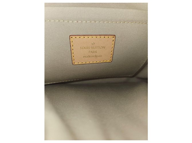 Louis Vuitton Pochette Platy Mirror in vernice dorata - vista 8