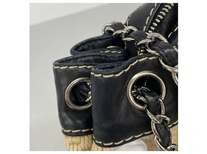 Borsa a tracolla Chanel in tela beige e nera - vista 7