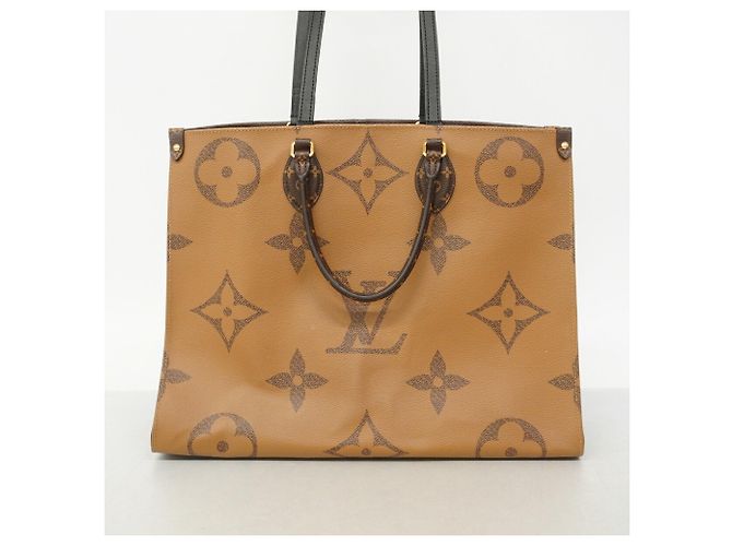 Saco Tote Louis Vuitton Monogram Giant Reverse OnTheGo GM - vista 10