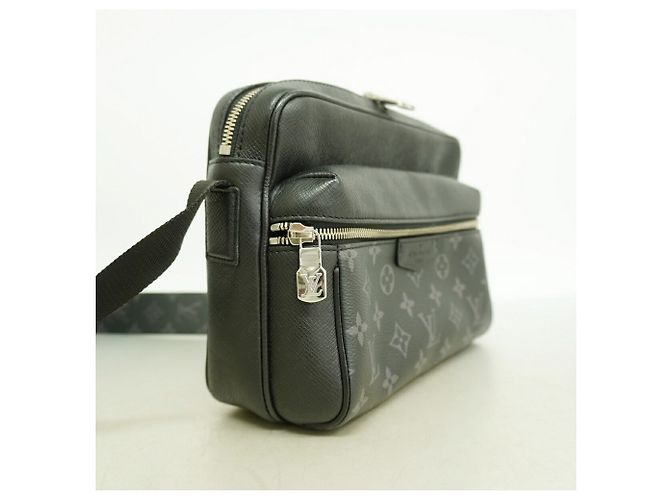 Sac à épaule Louis Vuitton Taigarama Outdoor PM - vue 2