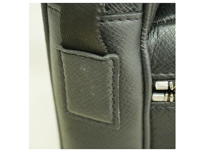 Sac à épaule Louis Vuitton Taigarama Outdoor PM - vue 7