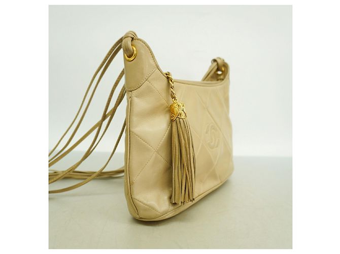 Borsa a tracolla Chanel Matelassé in pelle beige - vista 2