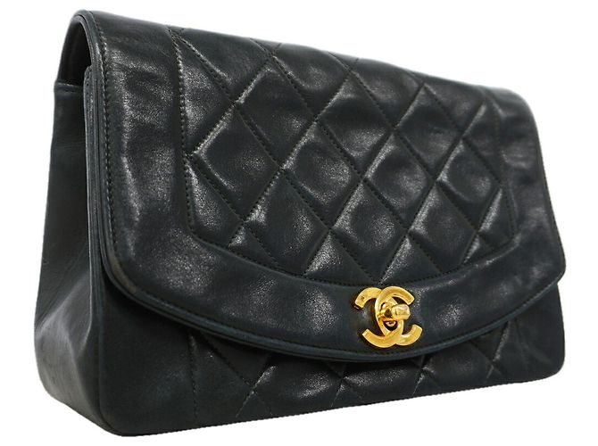 Borsa a tracolla Chanel Diana con catena in pelle d'agnello nera - vista 2