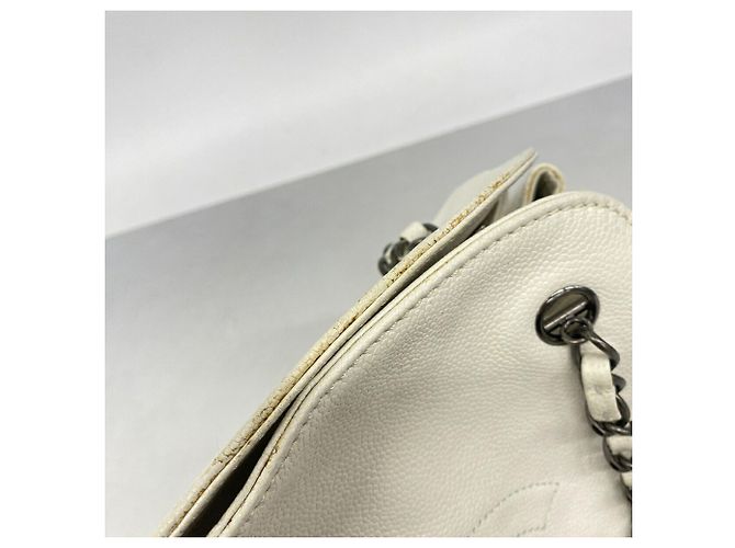 Borsa a tracolla Chanel in pelle di vitello grana bianca - vista 7