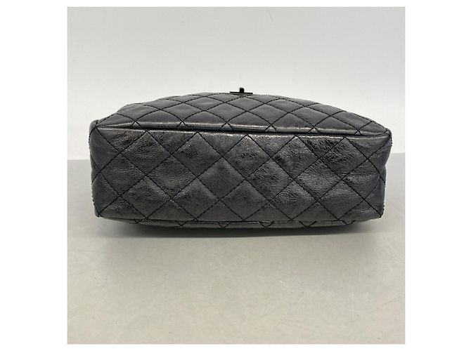 Bolsa de ombro Chanel em couro de bezerro preto - vista 3