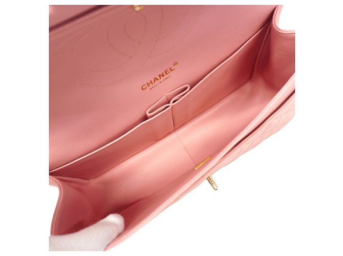 Borsa a tracolla Chanel in vitello martellato rosa - vista 4