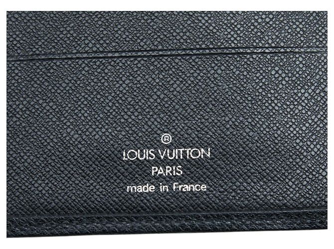 Portapassaporto Louis Vuitton Taiga - vista 9