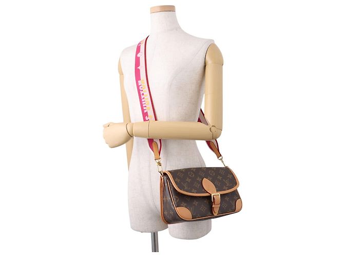 Borsa a tracolla Louis Vuitton Monogram Diane NM PM - vista 5