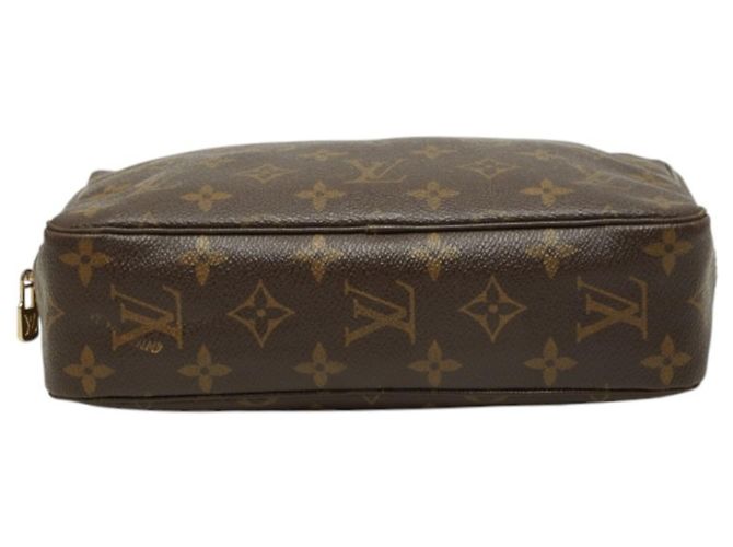 Louis Vuitton Monogram Trousse Toilette 23 Clutch Bag - vista 3