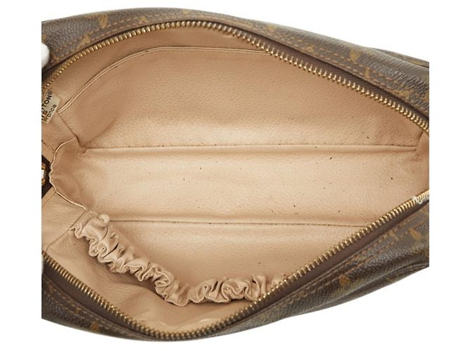 Louis Vuitton Monogram Trousse Toilette 23 Clutch Bag - vista 9