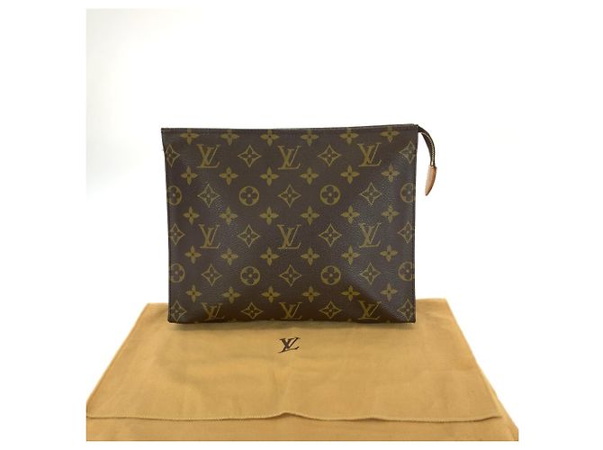 Louis Vuitton Monogram Pochette Toilette 26 Clutch Bag - vista 9