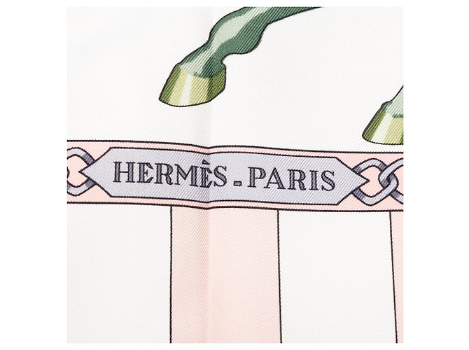 Foulard di seta Hermès Pink Chocs En Plumes 90 - vista 3