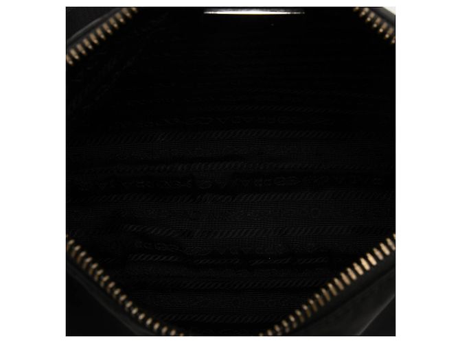 Bolsa Crossbody Prada em Re-Nylon preto com acabamento em Saffiano e fecho de correr - vista 4