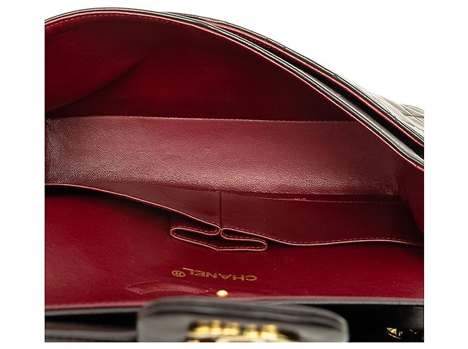 Chanel Black Medium Classic Lambskin Double Flap - vista 4