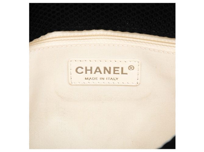 Chanel Black Medium Quilted Perforated Jersey Single Flap - Ansicht 5