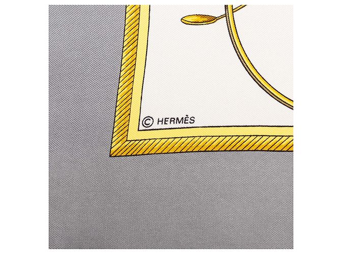 Pañuelo de seda Hermès White Les Voitures A Transformation 90 - vista 4