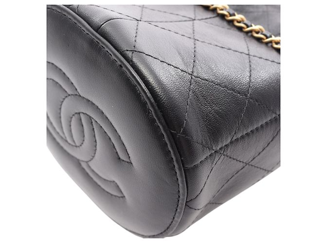 Chanel Small CC Quilted Bucket Bag aus schwarzem Lammleder - Ansicht 6