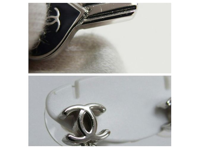 Chanel Coco Mark Swing Heart Key Stecker-Ohrringe - Ansicht 9