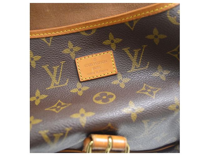 Louis Vuitton Saumur Monogram Canvas 35 - vista 4