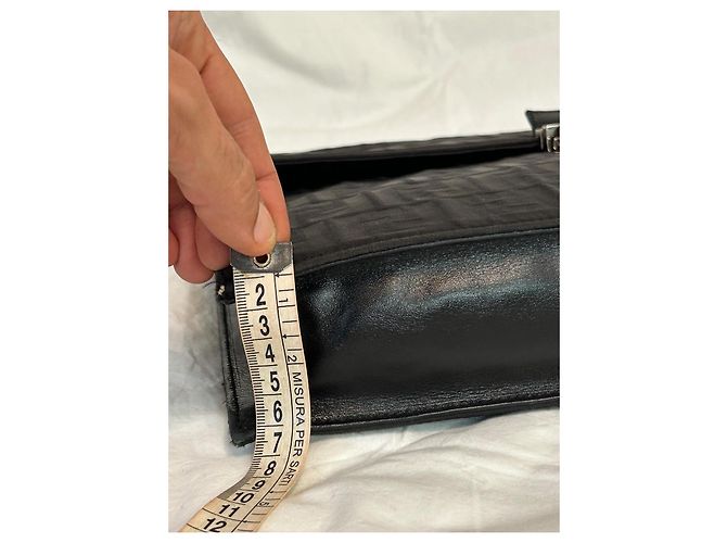 Fendi Borsa a mano in tessuto nero con monogramma FF - vista 10