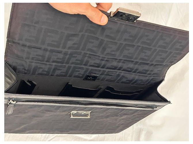 Fendi Borsa a mano in tessuto nero con monogramma FF - vista 4