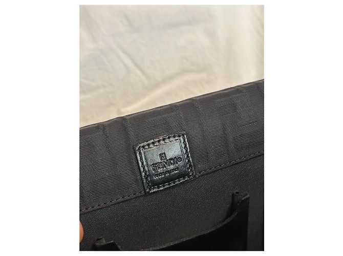 Fendi Borsa a mano in tessuto nero con monogramma FF - vista 6
