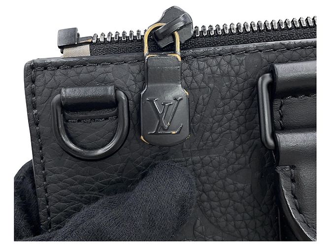 Sac à main Louis Vuitton Monogram Taurillon Sac Plat Cross - vue 12