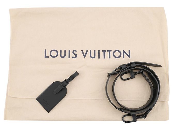 Sac à main Louis Vuitton Monogram Taurillon Sac Plat Cross - vue 18