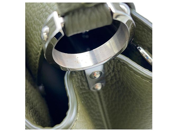 Bolso Louis Vuitton Capucines BB - vista 13