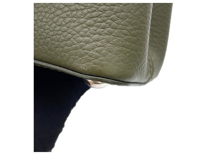 Bolso Louis Vuitton Capucines BB - vista 8