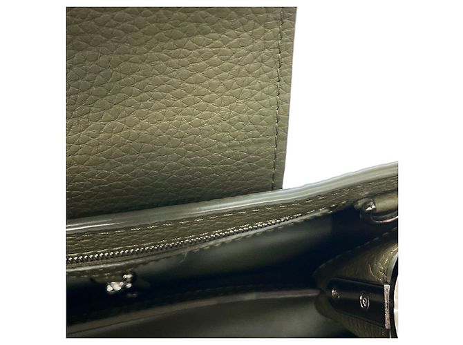 Bolso Louis Vuitton Capucines BB - vista 9