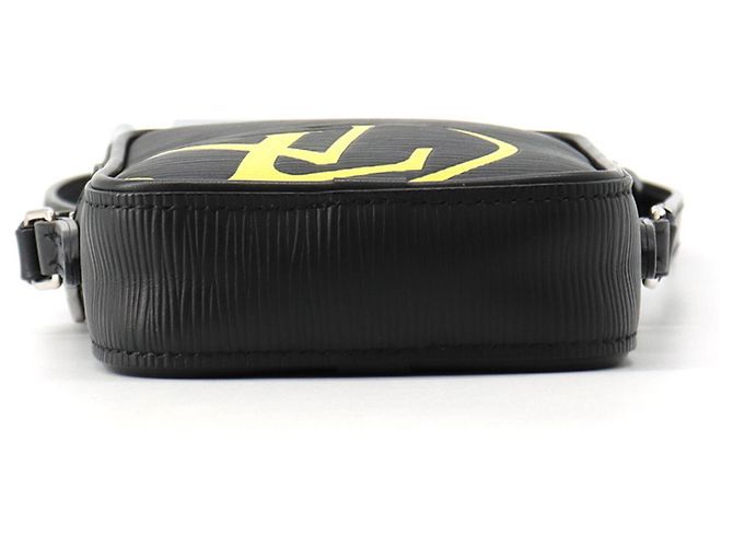 Bolsa de Ombro Louis Vuitton Epi Danube PM - vista 3