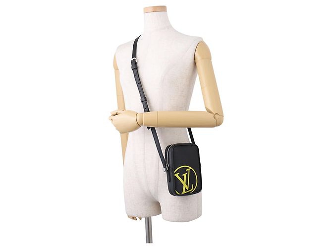Bolsa de Ombro Louis Vuitton Epi Danube PM - vista 4