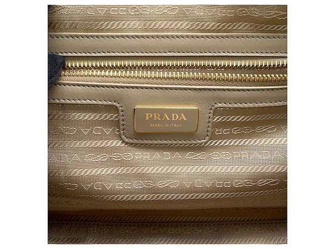 Prada Re-Edition 1978 Medium Handtasche aus Nylon und Leder - Ansicht 13