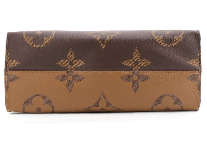 Bolso de hombro Louis Vuitton Monogram Reverse Giant OnTheGo GM - vista 3
