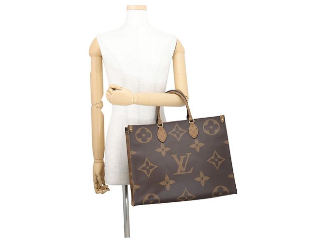 Bolso de hombro Louis Vuitton Monogram Reverse Giant OnTheGo GM - vista 4