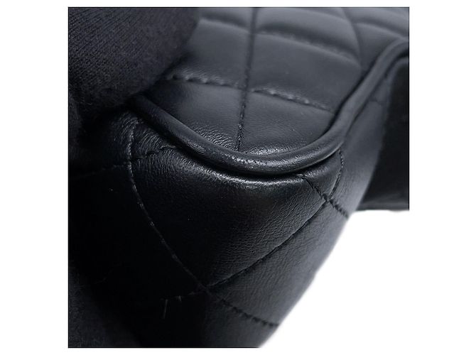 Chanel Matelassé Schultertasche mit Kette - Ansicht 8