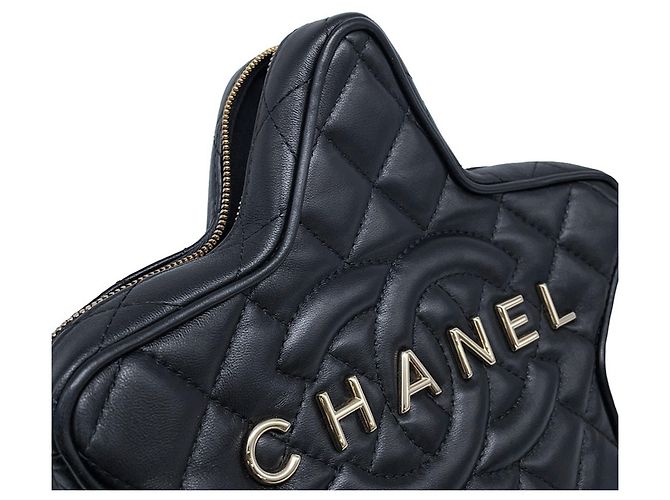 Chanel Matelassé Schultertasche mit Kette - Ansicht 9