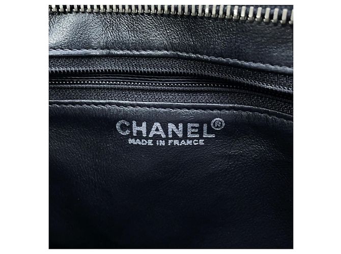 Borsa Tote Chanel in pelle di vitello martellata nera - vista 12