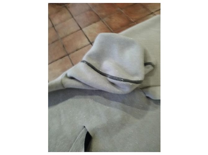 Brunello Cucinelli Grauer Kaschmir-Poncho mit Kapuze - Ansicht 4