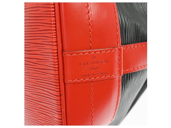 Louis Vuitton Bicolor Noe Epi Leather Large - vue 4