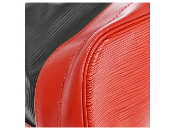 Louis Vuitton Bicolor Noe Epi Leather Large - vue 6