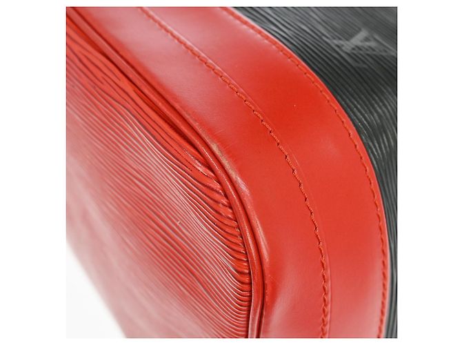Louis Vuitton Bicolor Noe Epi Leather Large - vue 7