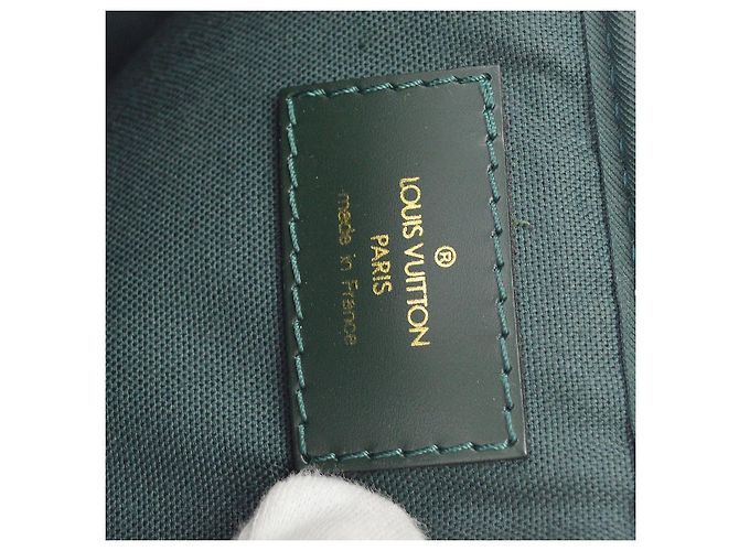 Louis Vuitton Tura Messenger Pelle Taiga - vista 4