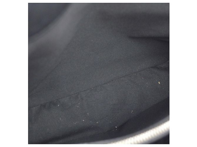 Louis Vuitton Passy Epi Leather GM - vue 3